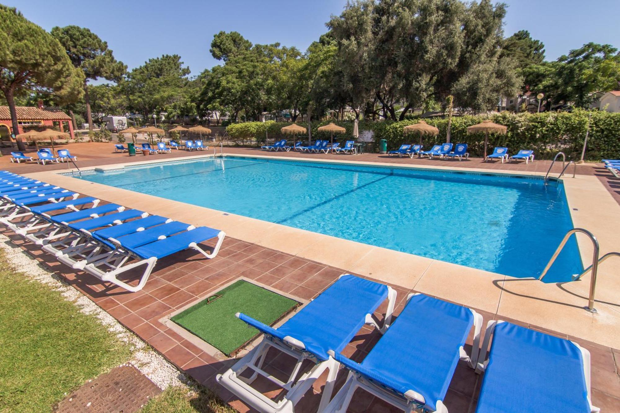 Complejo Turistico & Camping Cabopino マルベーリャ エクステリア 写真